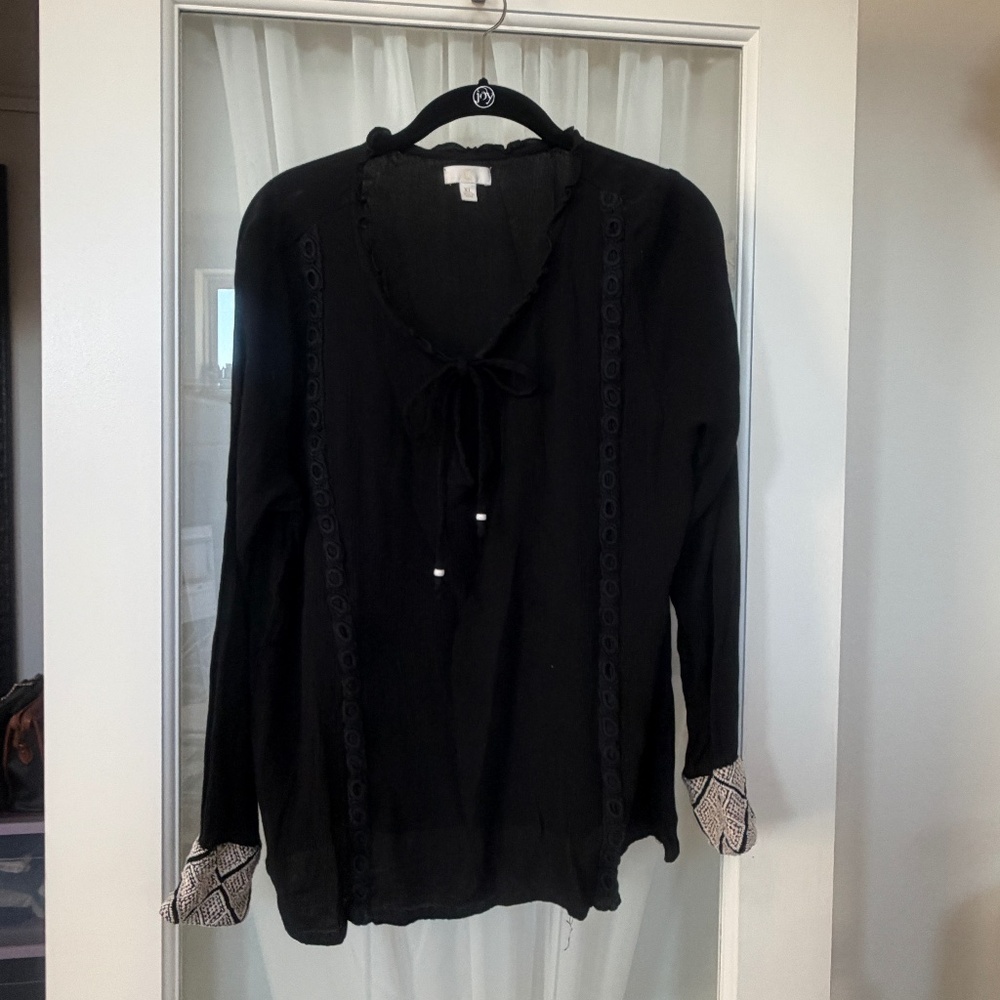 C - Black long sleeve shirt Ladies